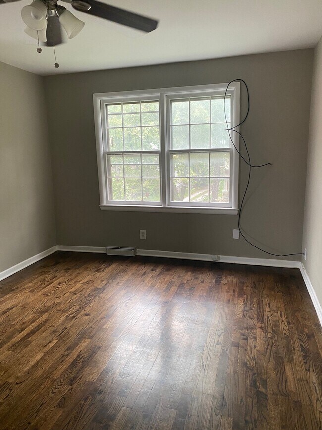 Building Photo - 3823 Bell Street, Unit 3823 Bell St #2