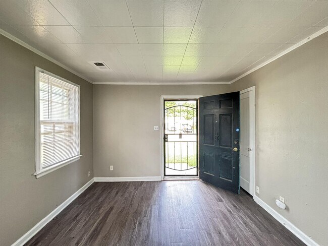 Foto del edificio - 1065 Larry Ln