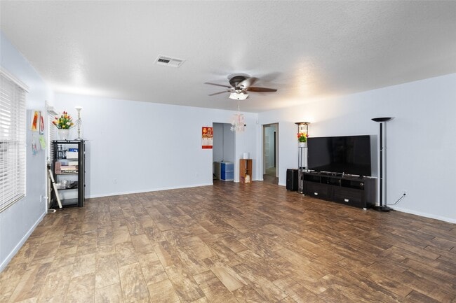 Building Photo - 16882 Blackberry Lily Ln