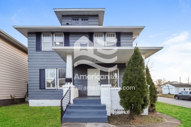 Building Photo - 1002 E Victoria St