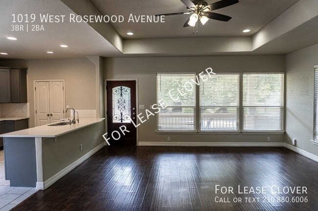 Building Photo - 1019 W Rosewood Ave