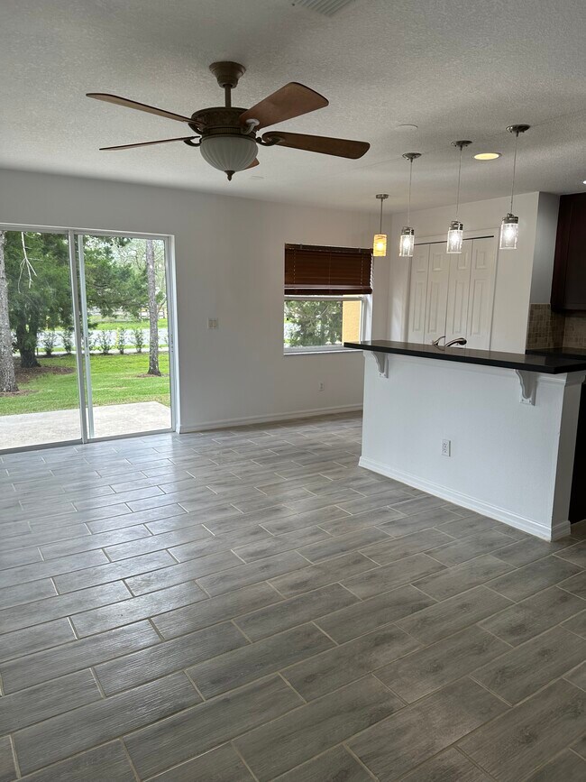 Kitchen, living and patio - 4080 Pitch Pine Cir