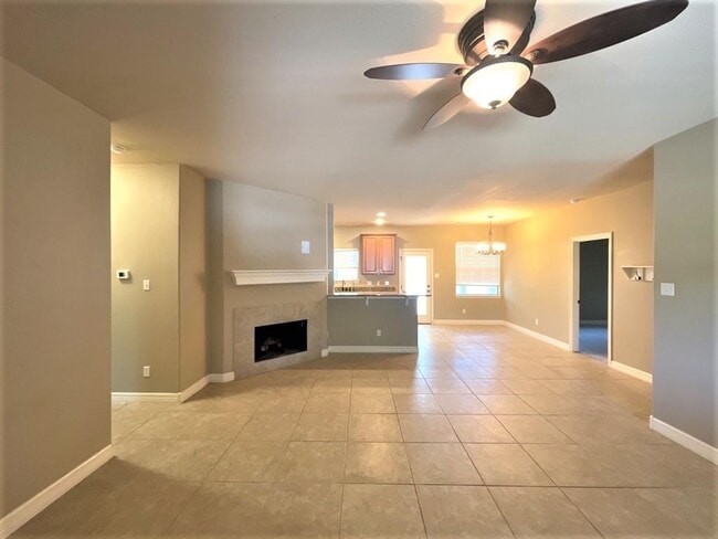 Building Photo - 10102 Thomas Ln