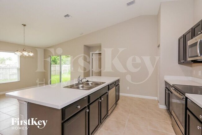 Foto del edificio - 1717 SW Millikin Ave