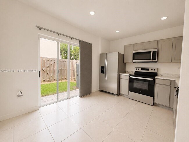 Foto del edificio - 460 NE 4th Ln