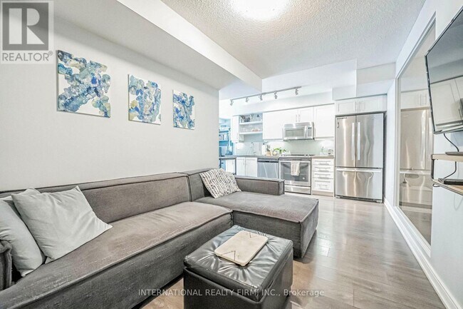Photo du bâtiment - 525-525 Adelaide St W