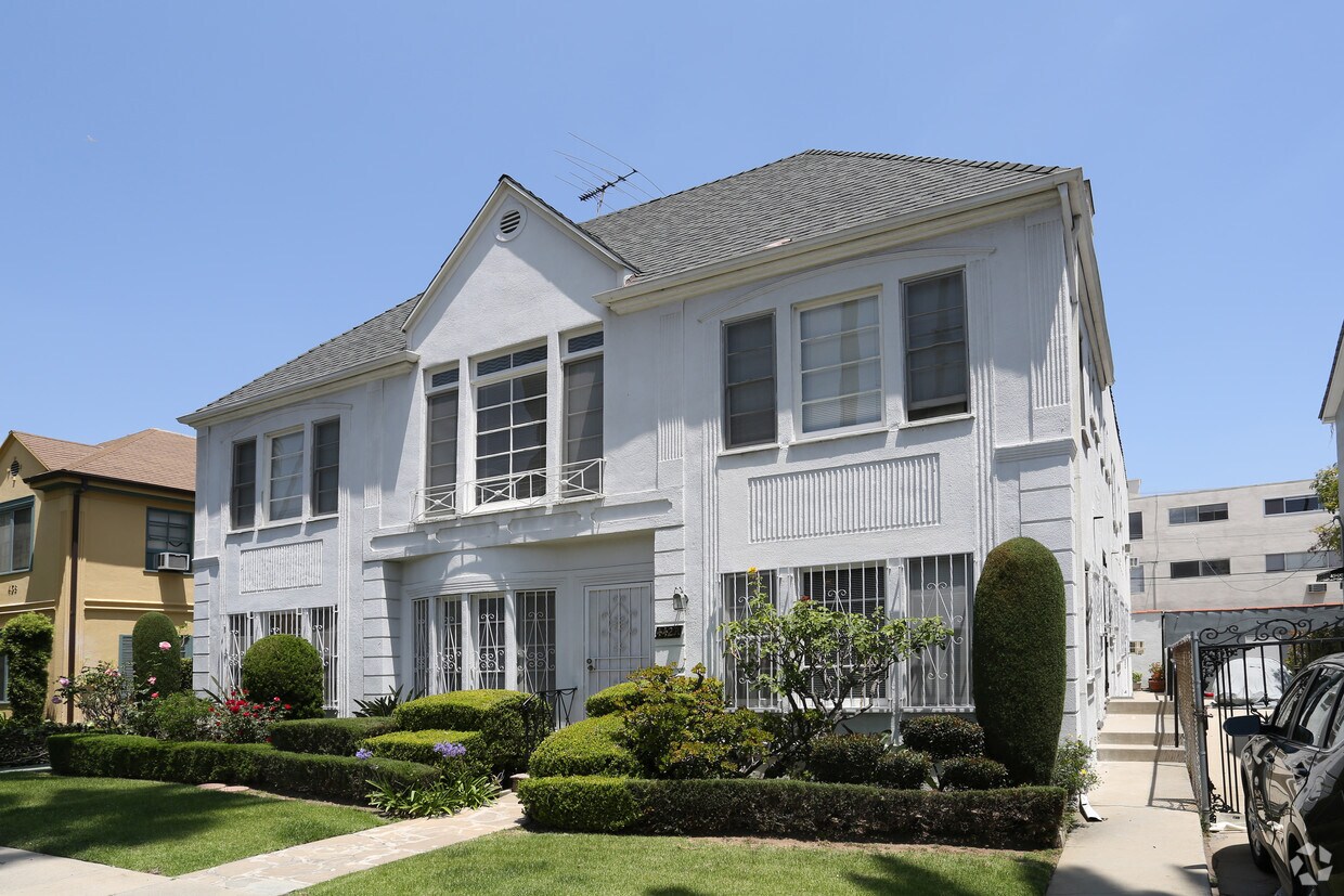 Foto principal - 442-444 S Palm Dr