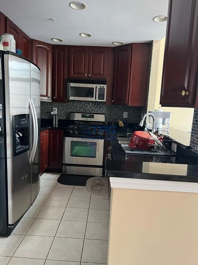 Foto del edificio - 117 Donato Cir