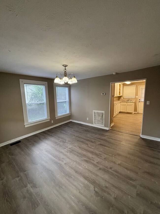 Foto del edificio - North Knoxville Cottage!