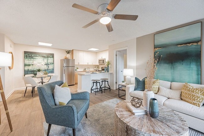 Building Photo - Pointe at Carrollwood