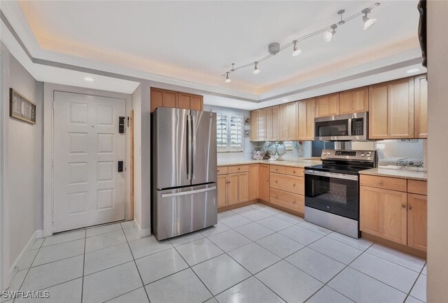 Building Photo - 12945 Vanderbilt Dr