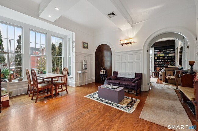 Foto del edificio - 591 Orange St