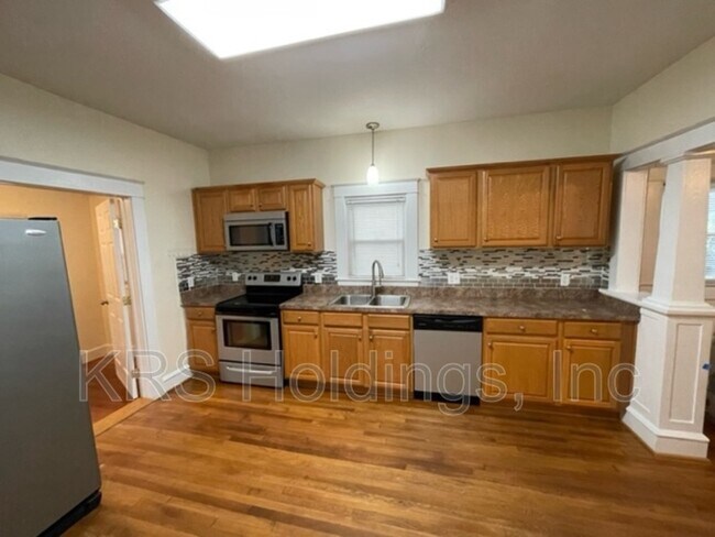 Foto del edificio - 140 Pochin Pl