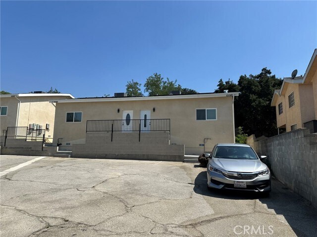 Foto del edificio - 10052 Pinewood Ave