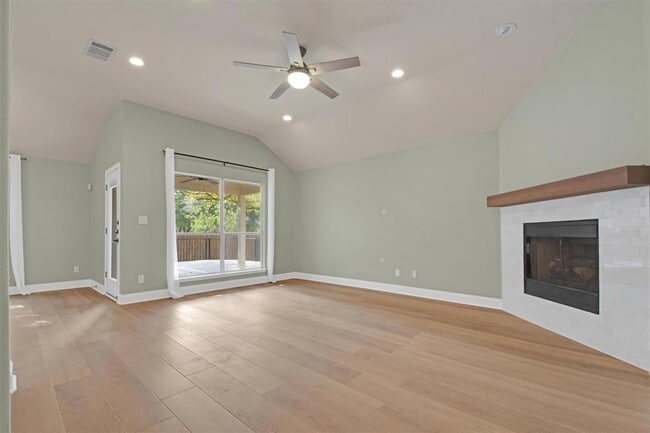 Foto del edificio - 4900 Tiger Lily Way