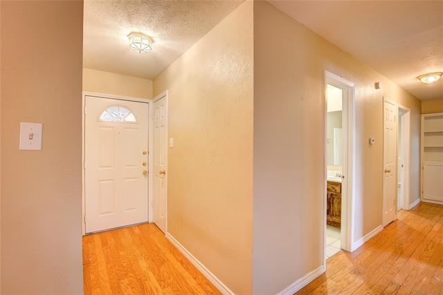 Building Photo - 2104 Meadow Dale