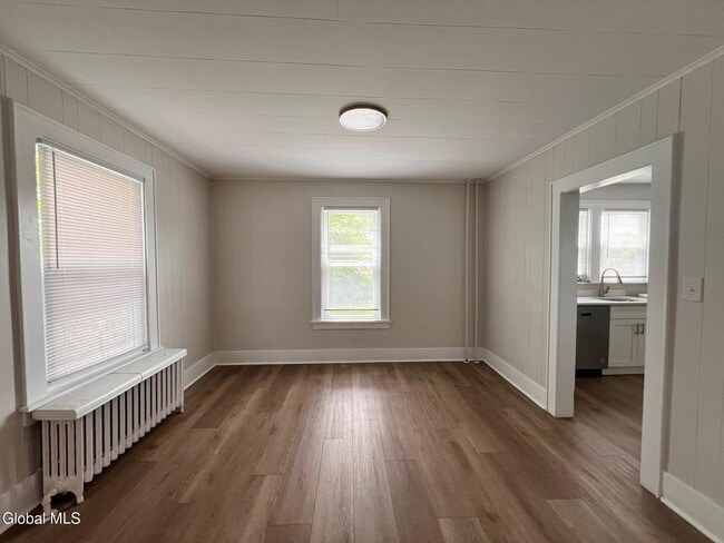 Building Photo - 1534 Central Ave