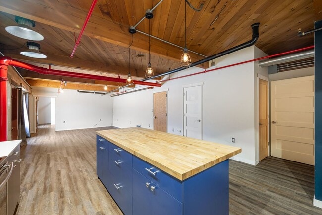 Building Photo - 1Bd/1Ba Seattle Unit