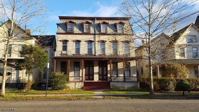 Building Photo - 70-72 Jackson Ave