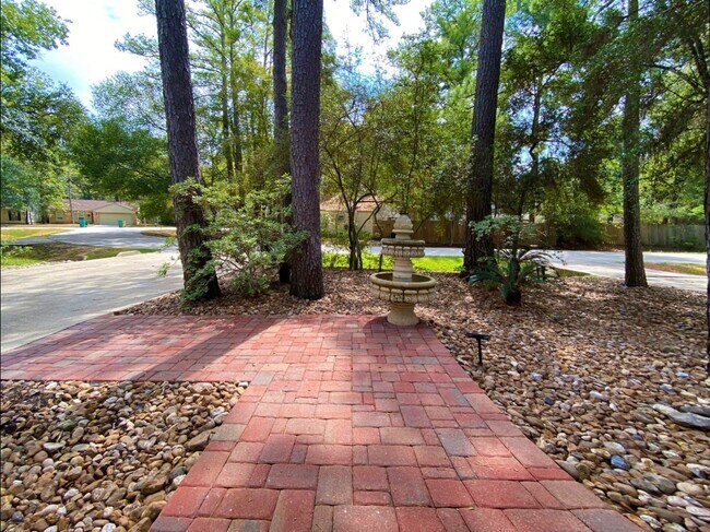 Building Photo - 5 Capewood Ct