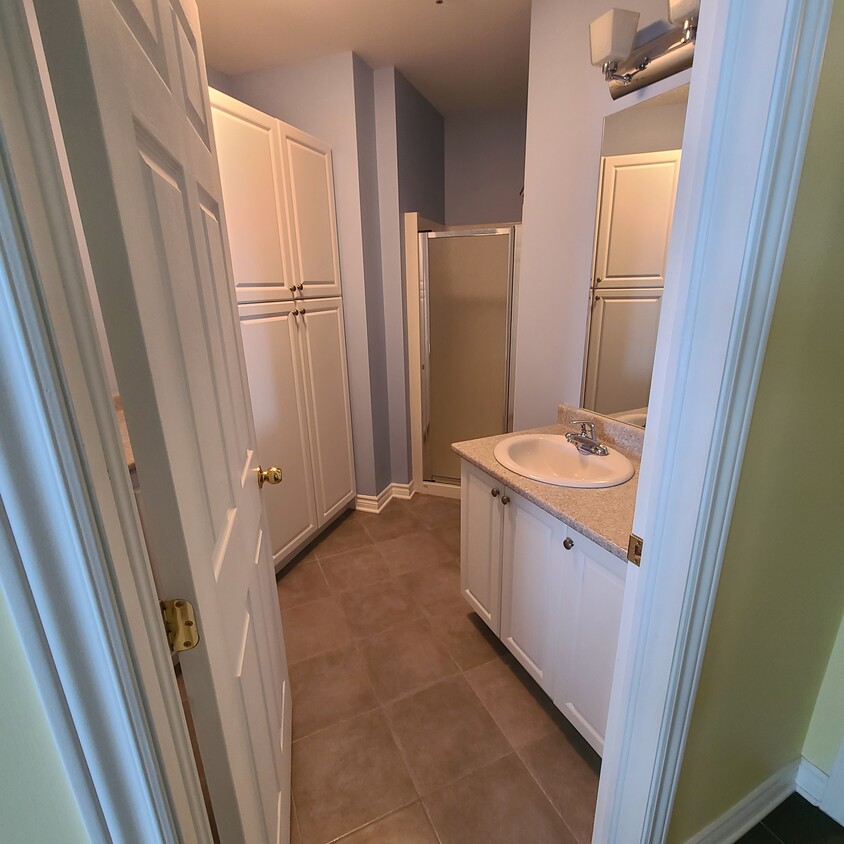 2 Full bath - 1305 Boul Des Laurentides