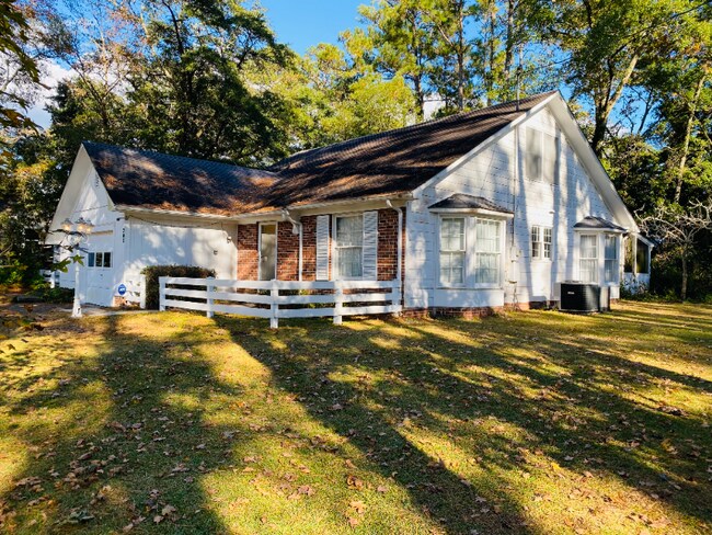 Building Photo - 208 County Rd S-22-838