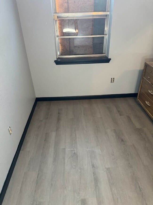 Building Photo - 816 S 2nd St