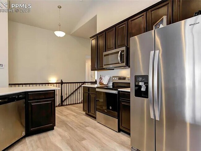 Foto del edificio - 6512 Tillamook Dr