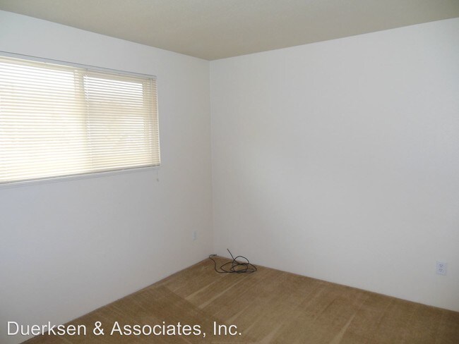 Foto del edificio - 1961 NW Grant Ave