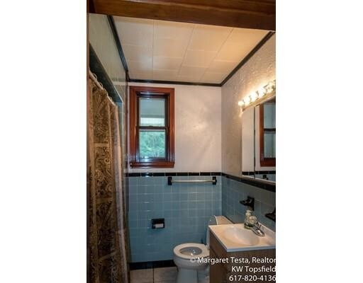 Building Photo - 31 Pond St