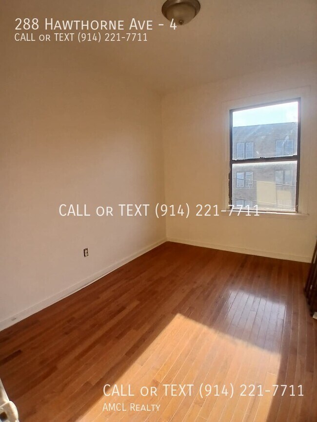 Foto del edificio - 288 Hawthorne Ave