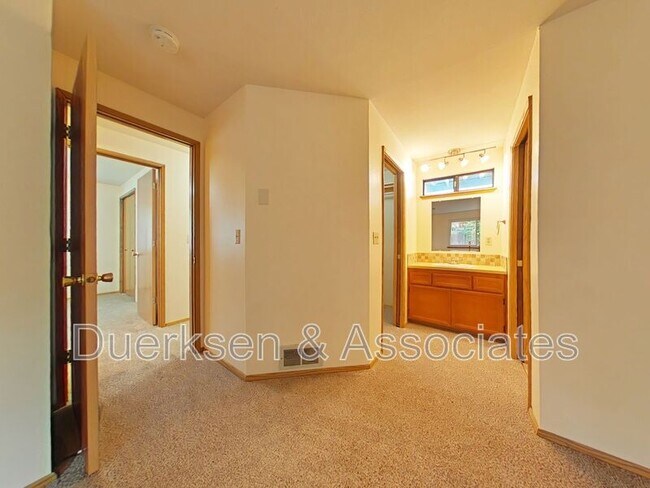 Foto del edificio - 2648 NW Acey Pl