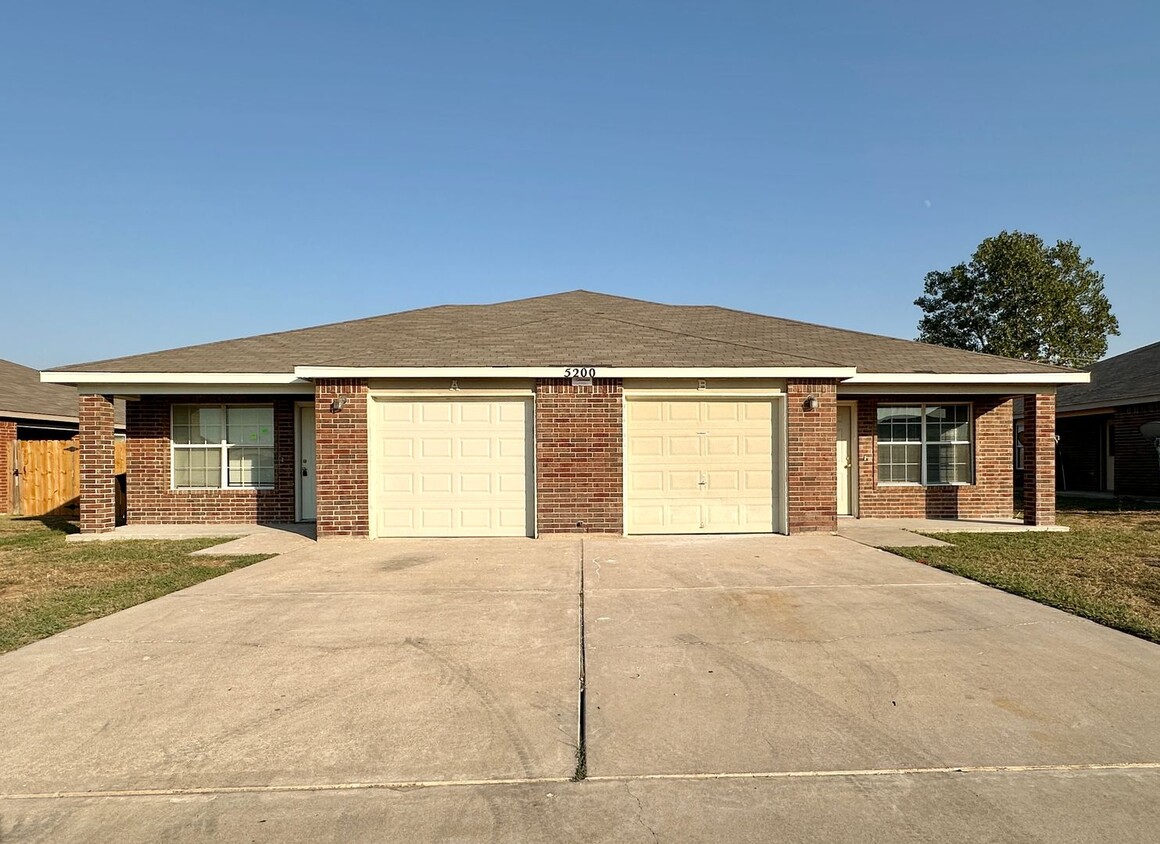 Foto principal - 5200 Lauren Lea Dr