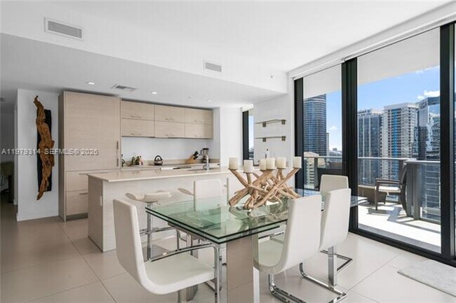 Foto del edificio - 1300 S Miami Ave