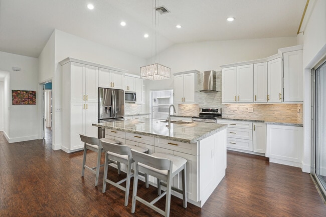 Building Photo - 3780 Cypress Lake Dr