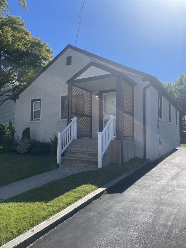 Primary Photo - 2140 Forrester Ave