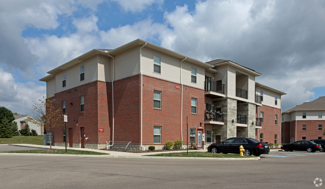 Primary Photo - University Suites - Student Housing