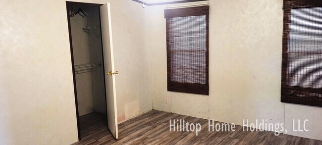 Foto del edificio - 69 Hilltop Rd