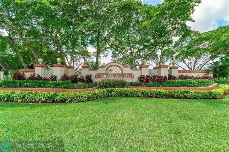 Primary Photo - 710 Freedom Ct