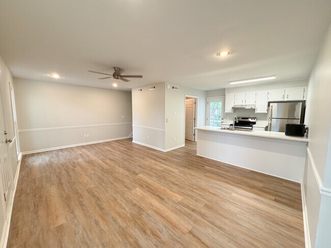 Building Photo - 249 Highpoint Rd