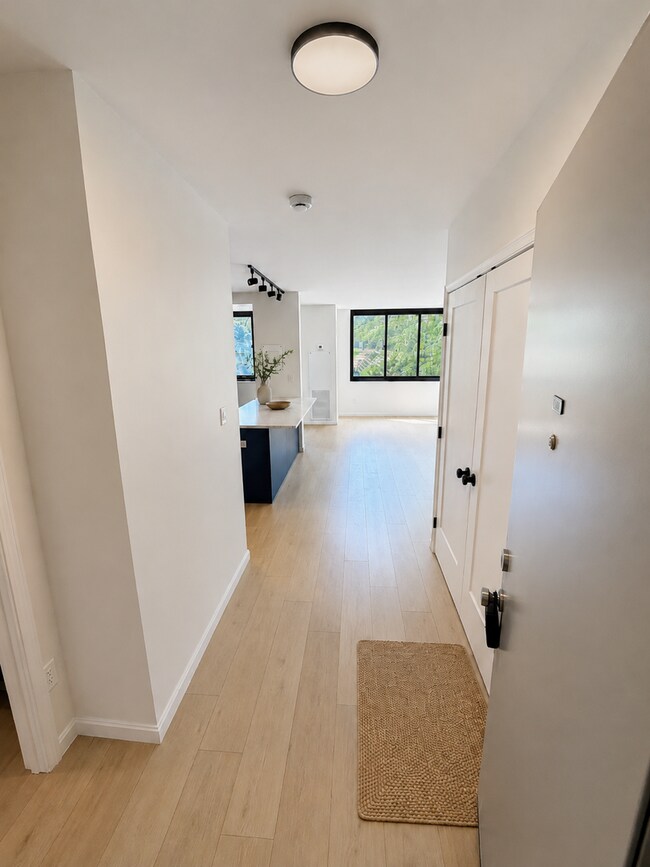 Building Photo - 5500 Holmes Run Pkwy