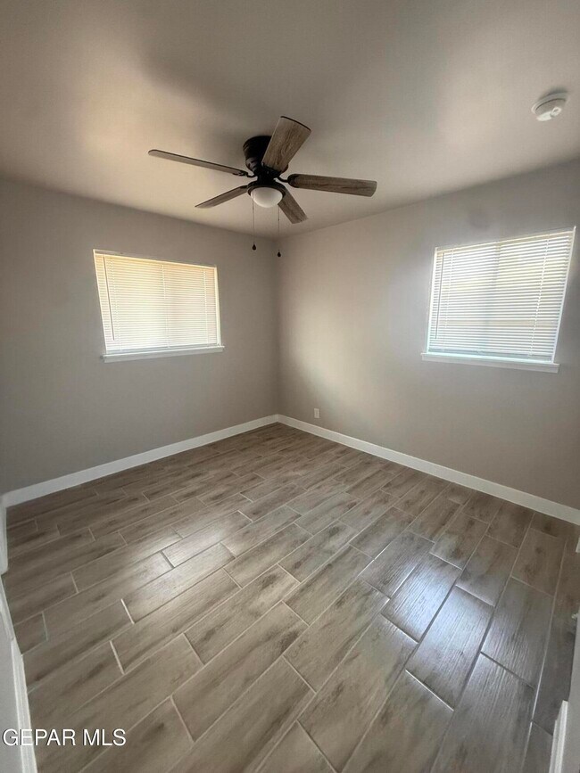 Foto del edificio - 5704 Sage Ct