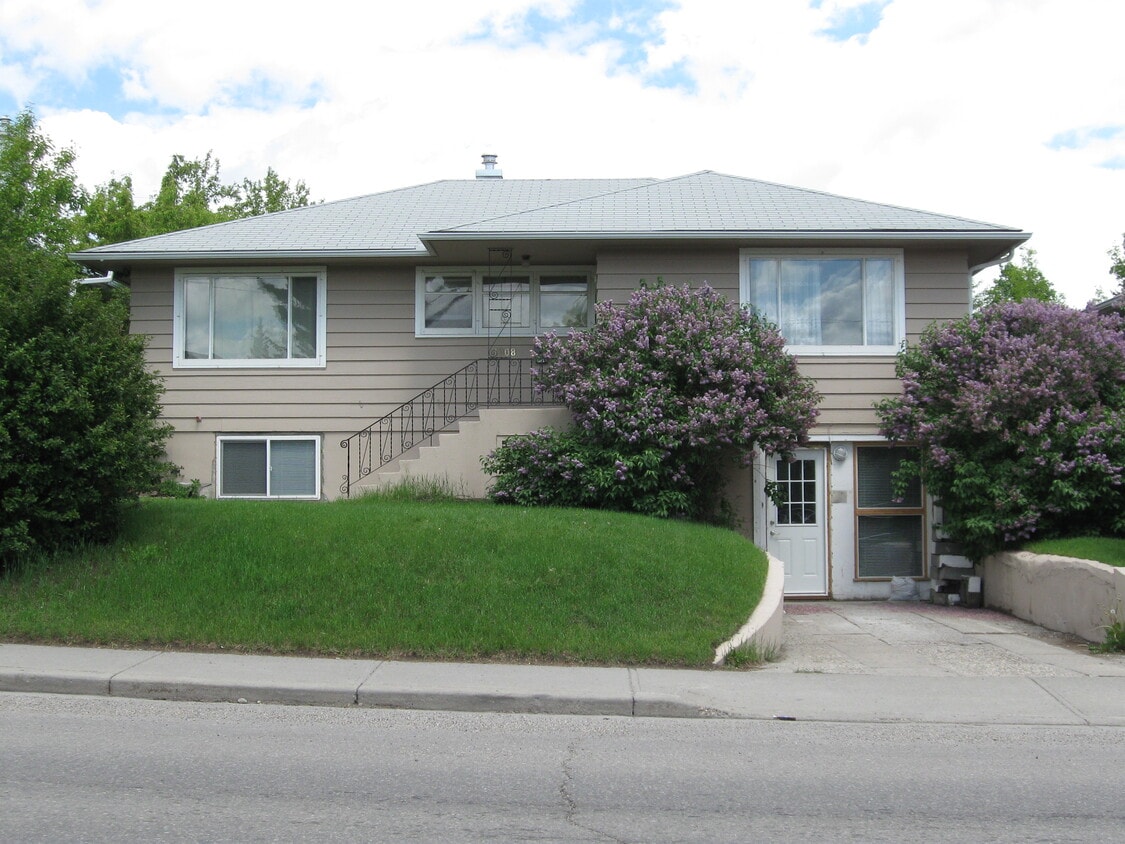 Front of Entrance - 1908 26 Av SW