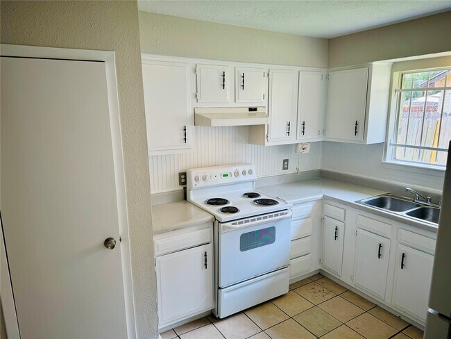 Foto del edificio - 15603 Raven Trail