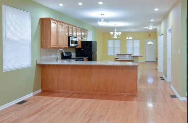 kitchen - 1934 N Saint Louis Ave