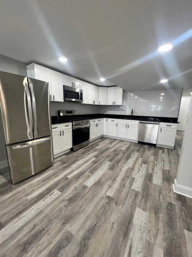 Foto del edificio - 3748 W Windsor Ave