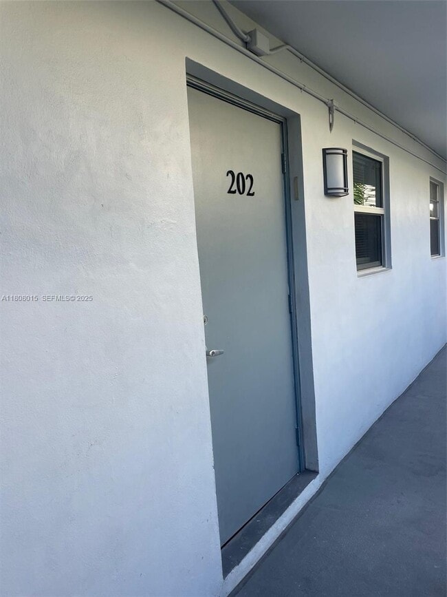 Building Photo - 716 Michigan Ave