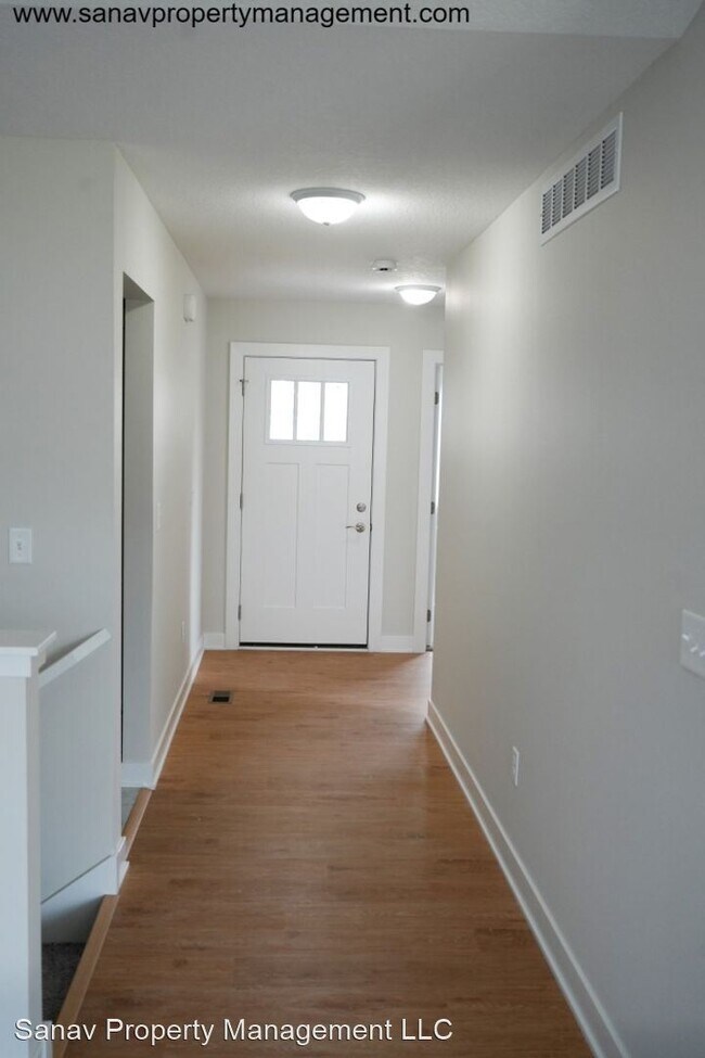 Building Photo - 3 br, 2 bath House - 216 12th Ct