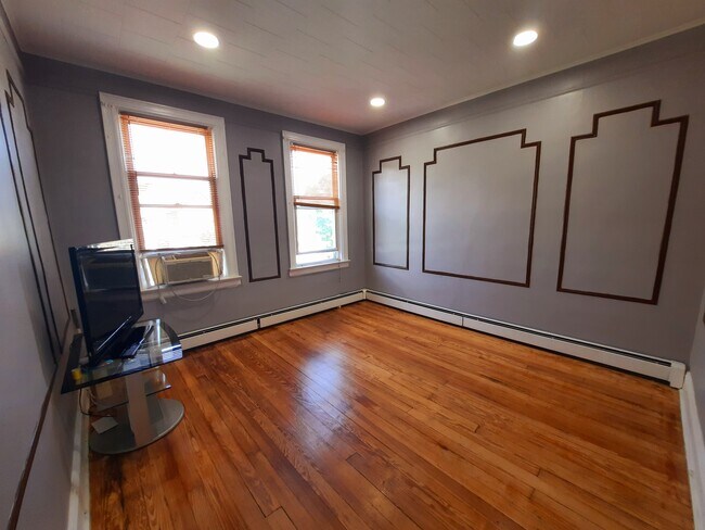 Living room - 149 W 10th St