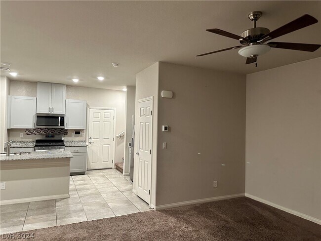 Foto del edificio - 7441 Sunray Point St